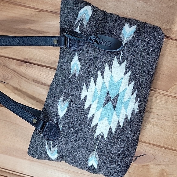 Woven Wool & Leather Shoulder Bag - Picture 6 of 15